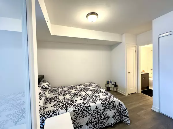 Toronto E06, ON M1N 0C7,2 Manderley DR #409