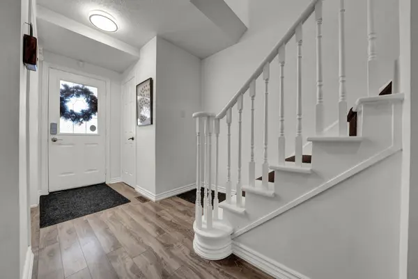 Whitby, ON L1R 2K3,16 Creekwood CRES