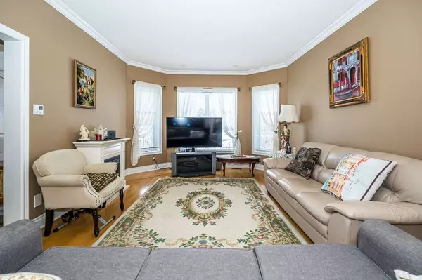 Ajax, ON L1S 1G3,931 Pickering Beach RD