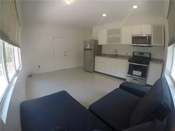 Miami Beach, FL 33139,1611 Michigan Ave #2