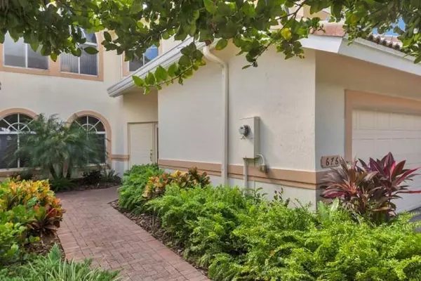 Pompano Beach, FL 33069,676 W Palm Aire Dr