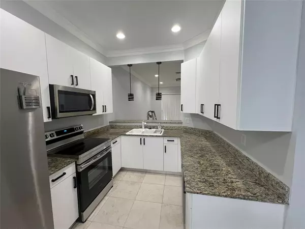 Davie, FL 33328,3318 Lakeside Dr