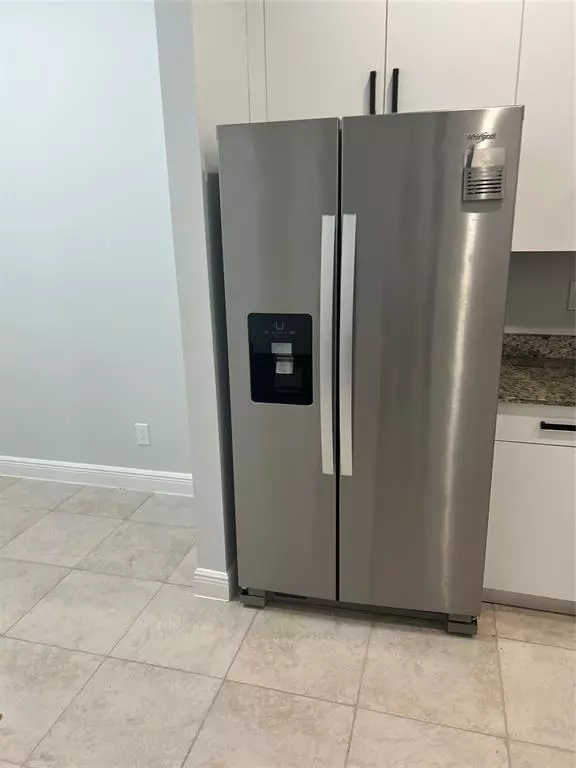 Davie, FL 33328,3318 Lakeside Dr