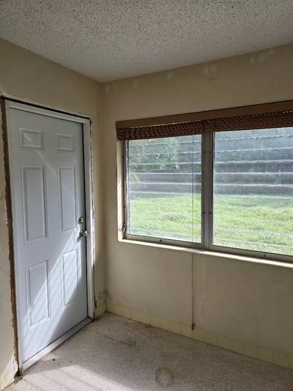 Hollywood, FL 33020,2702 Hayes St