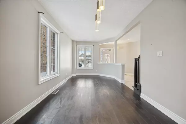 Barrie, ON L4N 3N6,35 Marta CRES