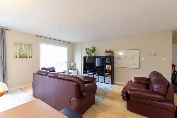 Wasaga Beach, ON L9Z 3C4,48 Rose Valley WAY