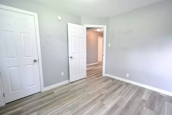 Barrie, ON L4M 2X1,65 Ottaway AVE #Lower