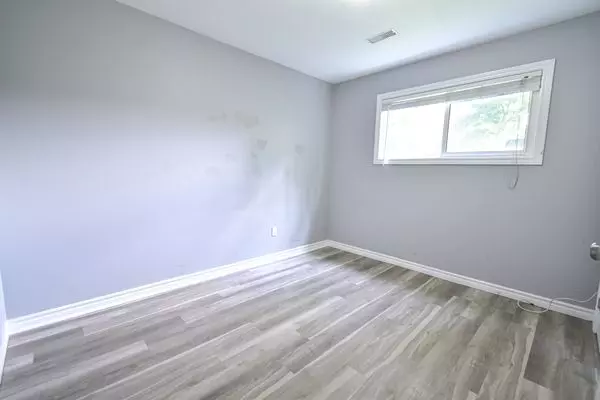 Barrie, ON L4M 2X1,65 Ottaway AVE #Lower