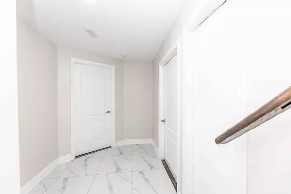 Brampton, ON L6X 0W3,34 Haywood DR #Basement