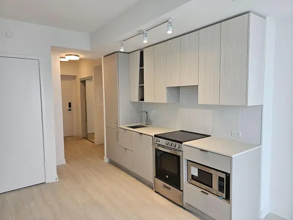 Mississauga, ON L5B 0M4,3883 Quartz RD #5602