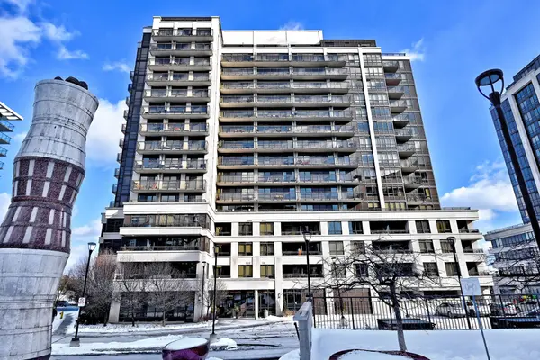 1 De Boers DR #814, Toronto W05, ON L4J 6X1