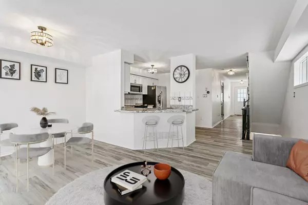 3150 Erin Centre BLVD #14, Mississauga, ON L5M 7Z2