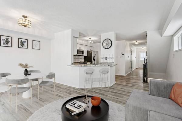 3150 Erin Centre BLVD #14, Mississauga, ON L5M 7Z2