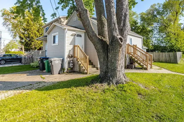 Mississauga, ON L5E 1Z3,1078 Eastmount AVE #1