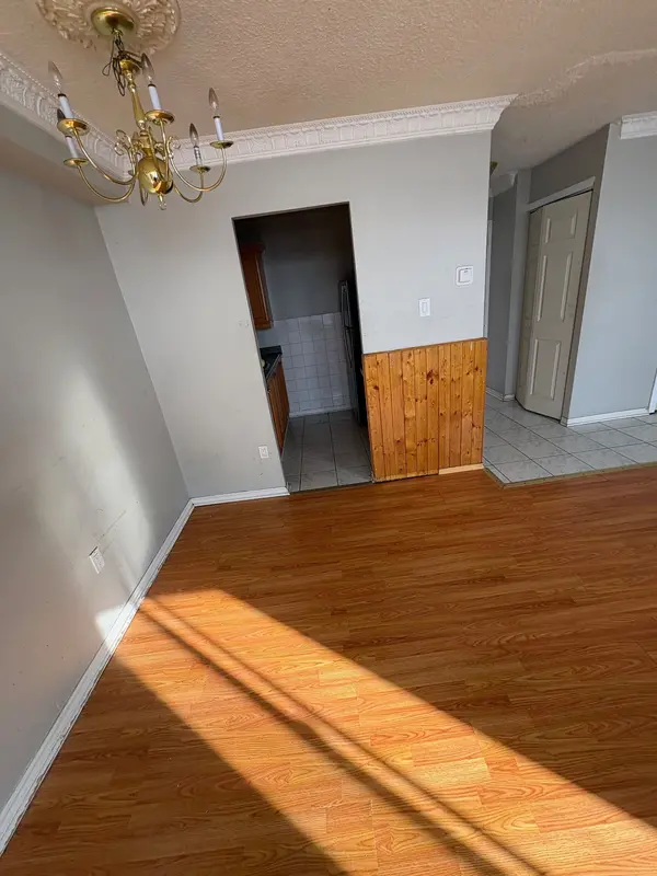 Toronto W04, ON M6B 2G8,100 Lotherton Pathway #1215