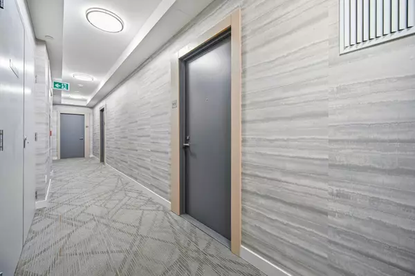 Mississauga, ON L5M 0Z1,4655 Glen Erin DR #1010