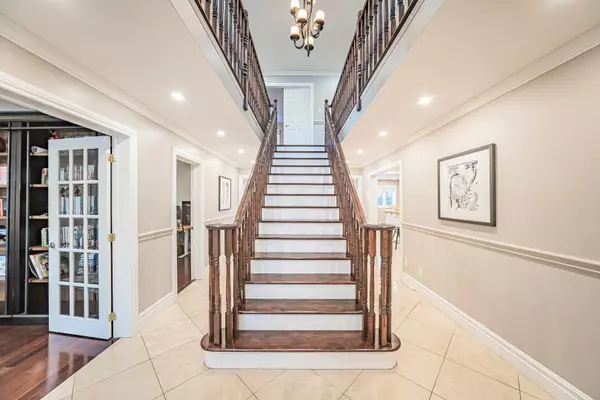 Oakville, ON L6H 5B9,2167 Castlefield CRES