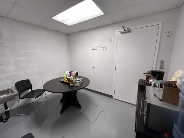 Caledon, ON L7E 1J9,10 Loring DR #12-15