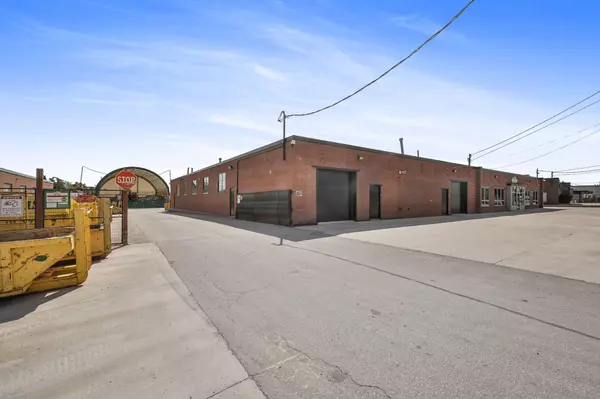 Toronto W10, ON M9W 4N3,55 Brydon DR #4