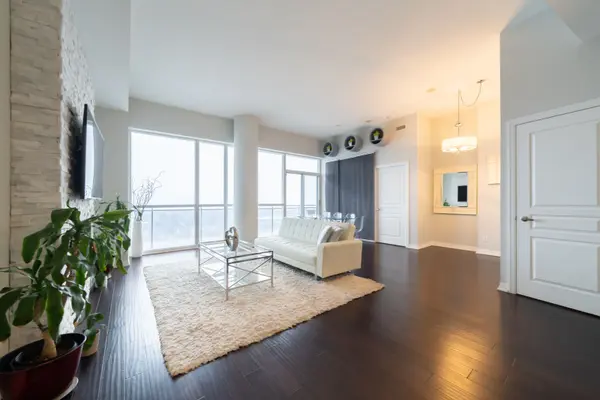 Mississauga, ON L5B 0E8,223 Webb DR #PH3504