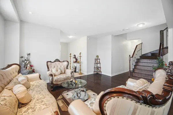 38 Lightcatcher CIR, Brampton, ON L6P 3P5