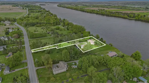 Alfred And Plantagenet, ON K0B 1L0,899 Concession 1 RD