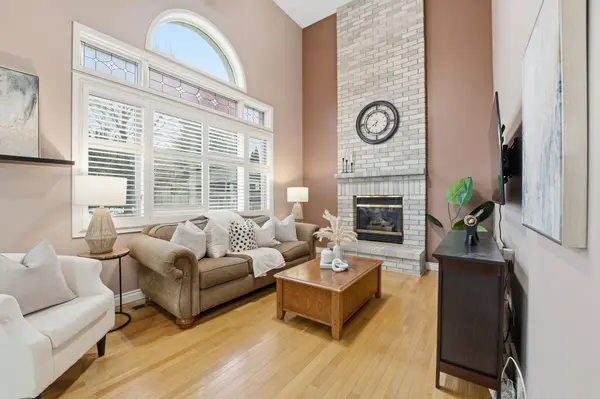 68 Fairlake DR, Cambridge, ON N1S 4Z3