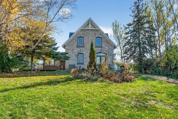 Elizabethtown-kitley, ON K0G 1L0,15 Bass RD