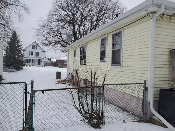 Fort Erie, ON L2A 2Y6,245 Bowen RD