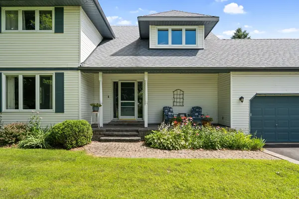 Carp - Huntley Ward, ON K0A 1L0,194 Robertlee DR