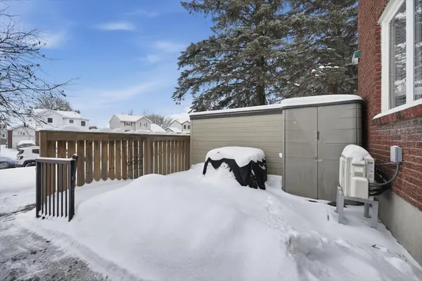 Orleans - Cumberland And Area, ON K4A 2E5,1835 Marsala CRES #100