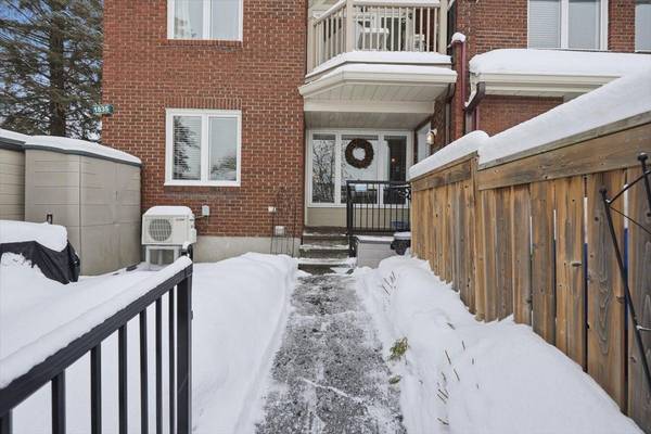Orleans - Cumberland And Area, ON K4A 2E5,1835 Marsala CRES #100