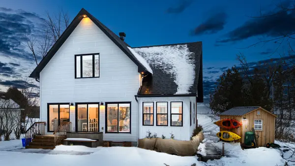 Champlain, ON K0B 1K0,2882 BAY RD