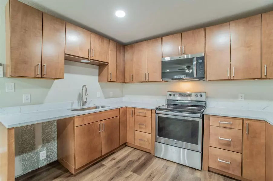 4901 Curzon Avenue #105, Fort Worth, TX 76107