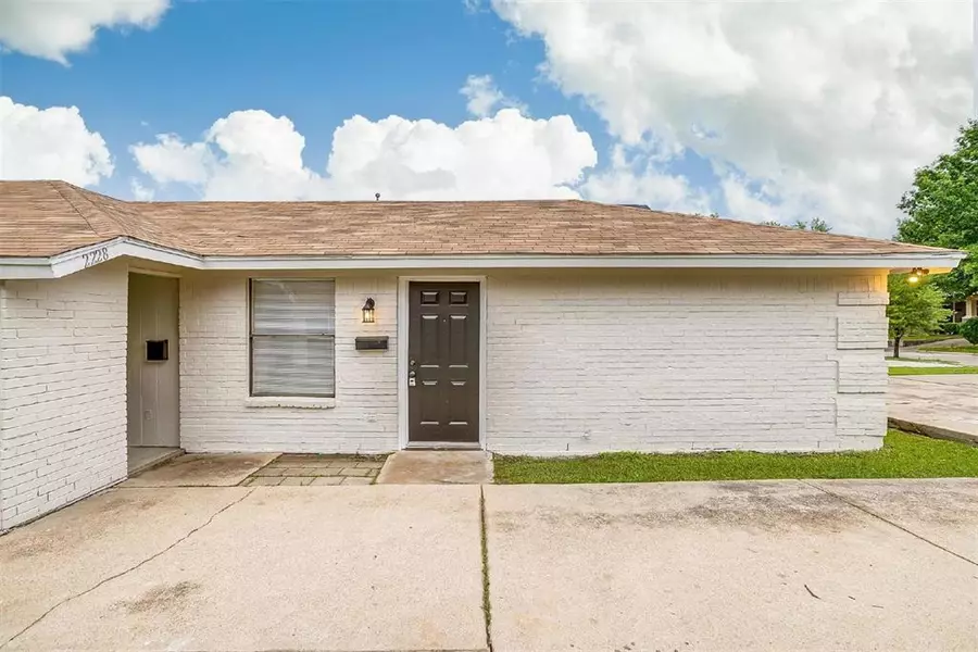 2226 Washington Avenue, Fort Worth, TX 76110
