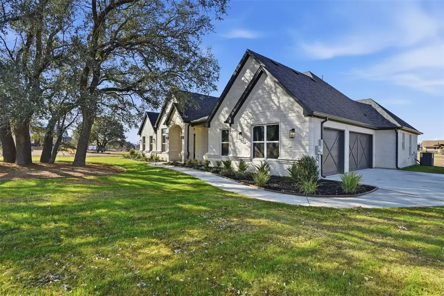 104 Trace Drive, Weatherford, TX 76087