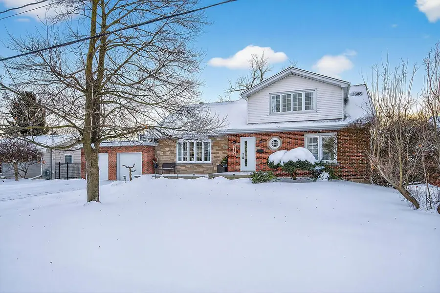 912 Boothman AVE, Burlington, ON L7T 1P4