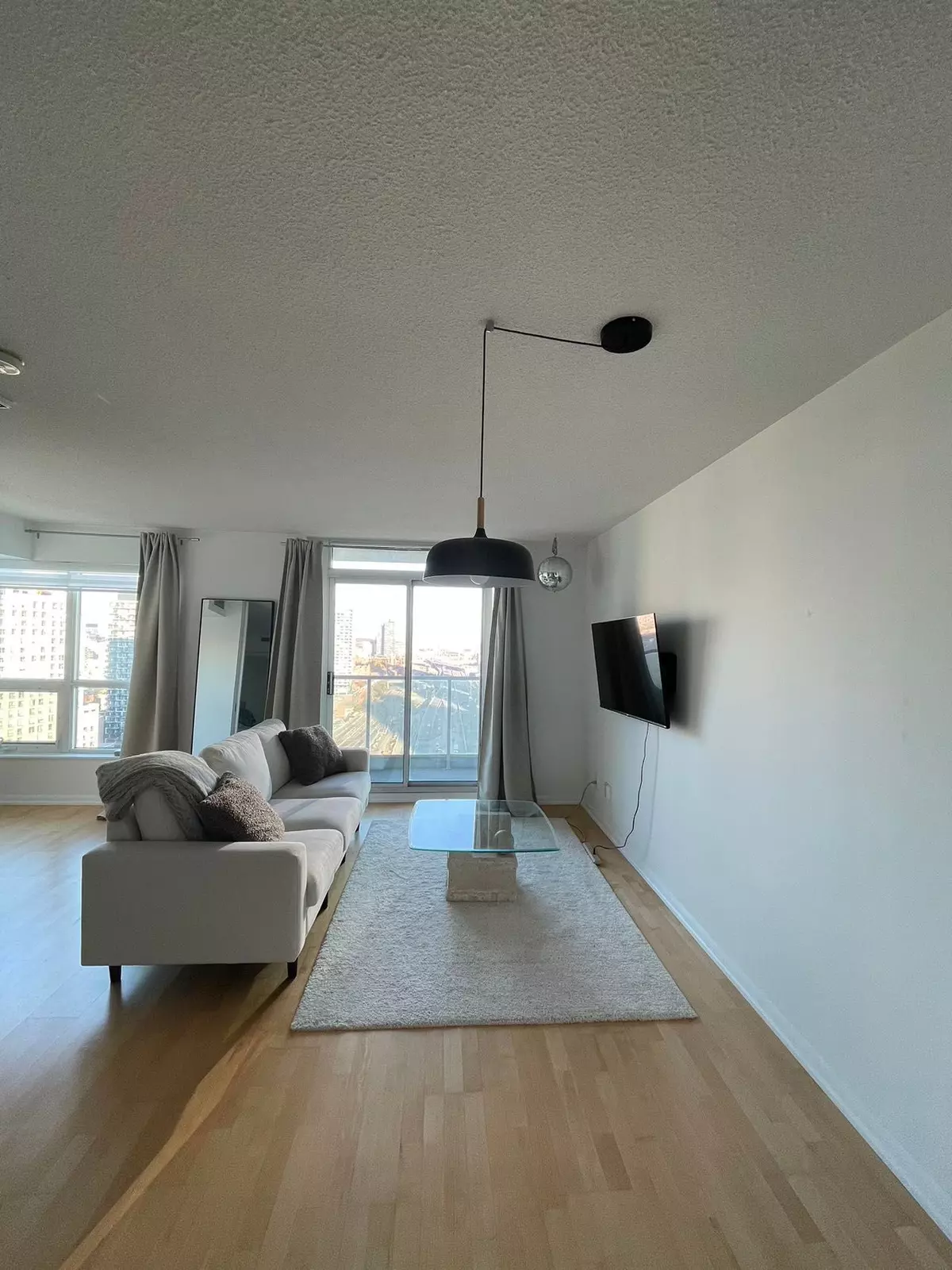 Toronto C01, ON M5E 1Z8,18 Yonge ST #2705