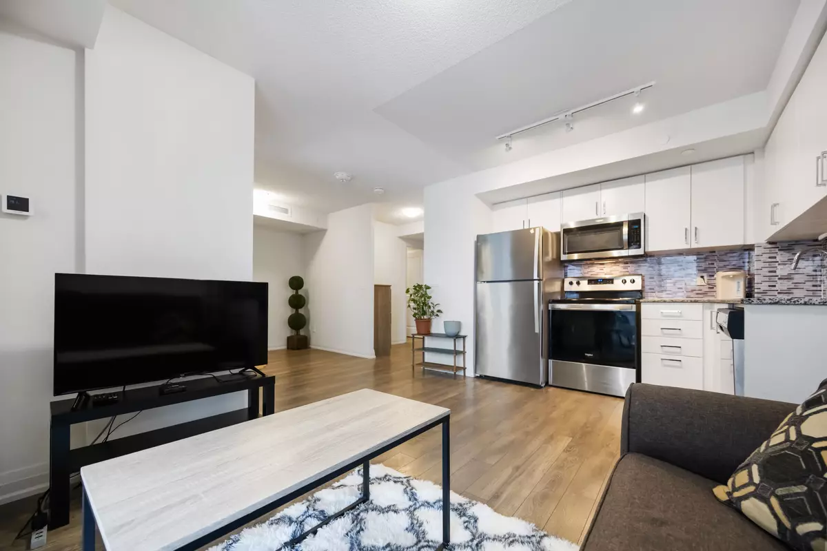 Toronto E09, ON M1G 0A9,20 Meadowglen PL #629