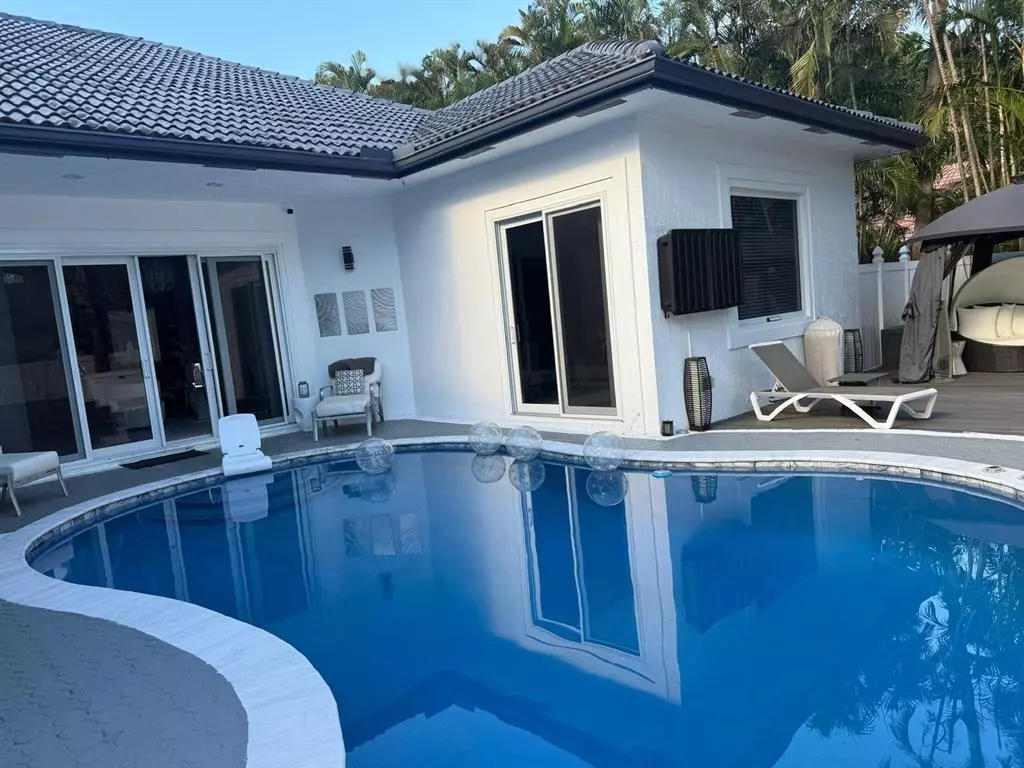 Boca Raton, FL 33487,830 Bailey St