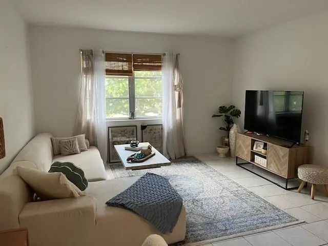 Fort Lauderdale, FL 33311,1950 N Andrews Ave #210D