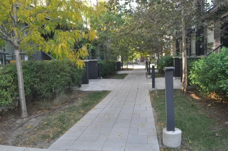 Toronto W08, ON M8Z 0E3,32 Fieldway RD #102