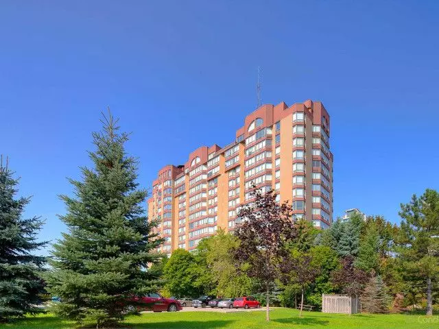 Mississauga, ON L5B 3Y8,25 Fairview RD W #405