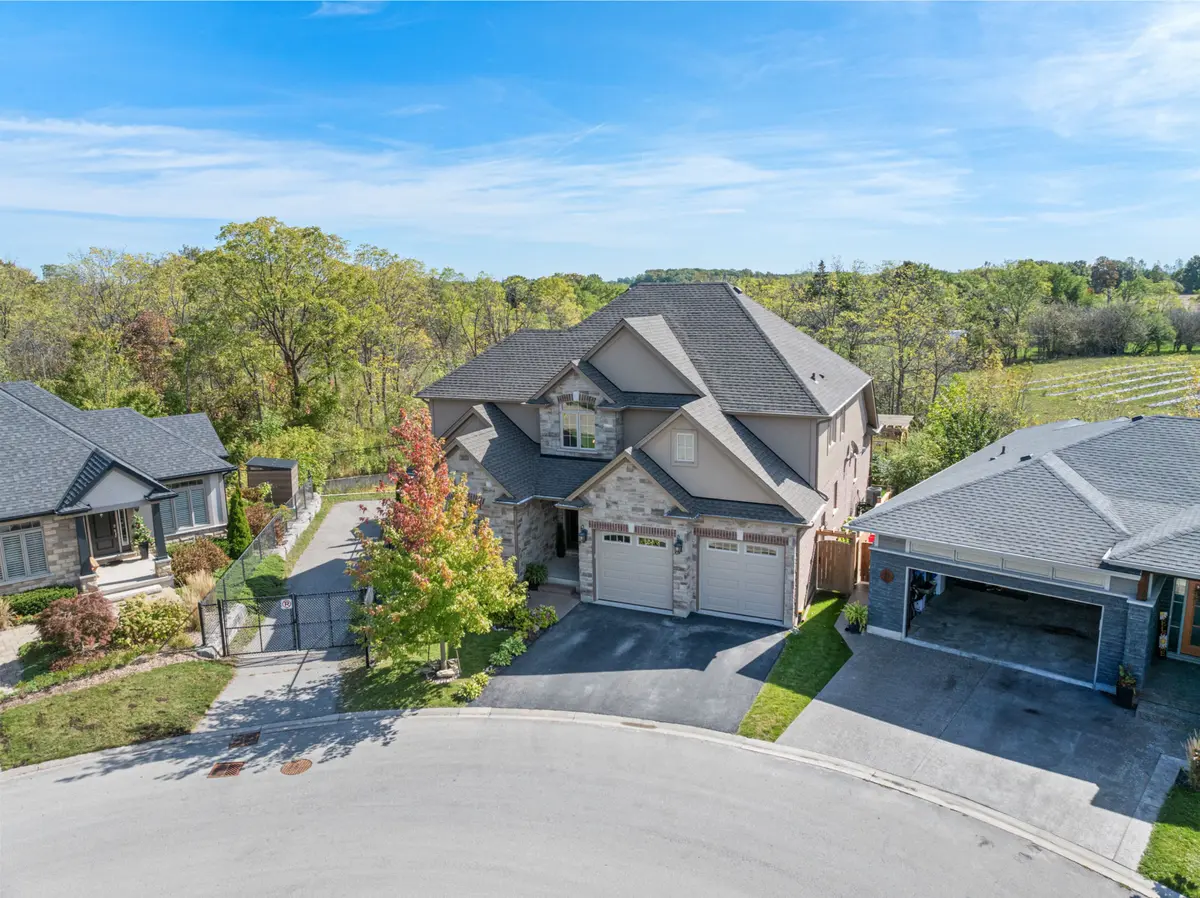 Lincoln, ON L0R 1G0,3545 Campden RD #8