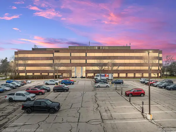 Troy, MI 48098,1450 W LONG LAKE RD #220