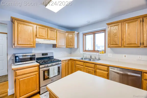 South Lyon, MI 48178,13659 Windmoor DR