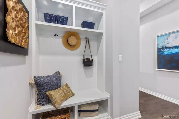 White Lake, MI 48383,8505 West Valley DR