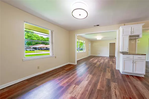 Mabank, TX 75147,522 E Kempner Street