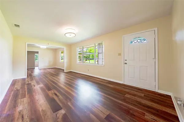 Mabank, TX 75147,522 E Kempner Street