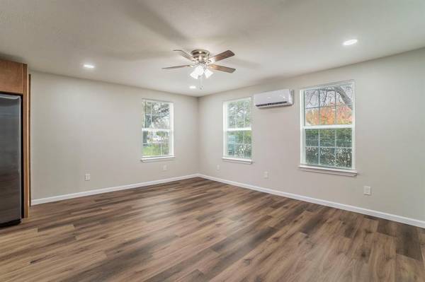 Fort Worth, TX 76107,4901 Curzon Avenue #105